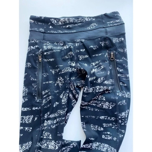 Lululemon • Black White Graf Inspire Leggings - Picture 6 of 11